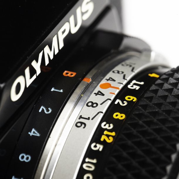 Brugt | Olympus OM2 sort m 50mm 1,8