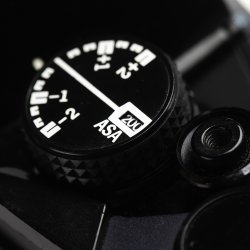 Brugt | Olympus OM2 sort m 50mm 1,8