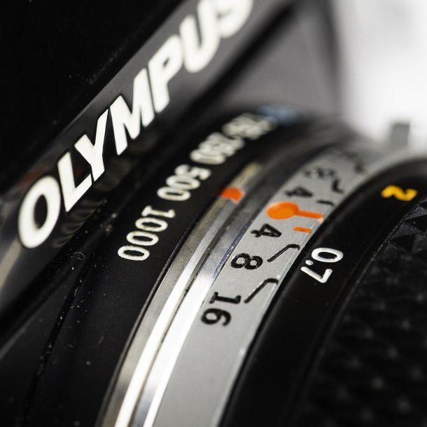 Brugt | Olympus OM2 sort m 50mm 1,8