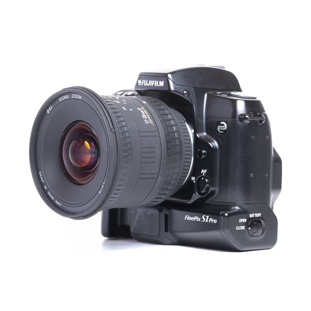 BRUGT | FujiFilm FinePix S1 pro m. 17-35 mm 2.8-4