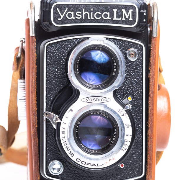 BRUGT | Yashica LM Twin Lens Reflex