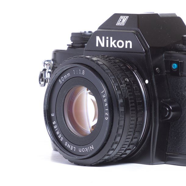 Brugt | Nikon EM m. 50mm. 1,8